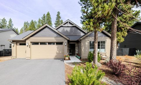 Photo of 51833 Fordham Drive, La Pine, OR 97739 (MLS # 220220736)