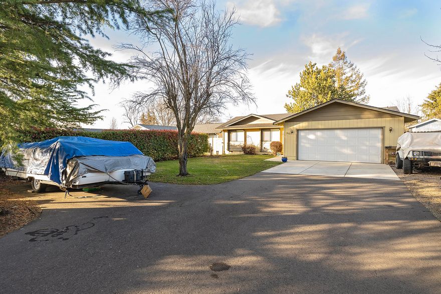 This 3 bedroom 1.5 bath home is the perfect starter or investment property with large backyard and convenient location. The layout and step down living room makes this a cozy space. All showing are by appointment only. Please do not disturb tenants.