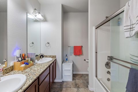 Tiny photo for 1708 Softwood Way, Grants Pass, OR 97526 (MLS # 220212151)