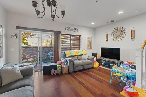 Tiny photo for 1708 Softwood Way, Grants Pass, OR 97526 (MLS # 220212151)