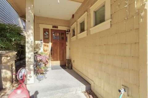 Tiny photo for 1708 Softwood Way, Grants Pass, OR 97526 (MLS # 220212151)