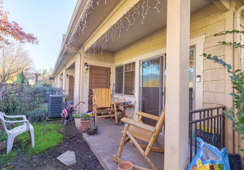 Tiny photo for 1708 Softwood Way, Grants Pass, OR 97526 (MLS # 220212151)