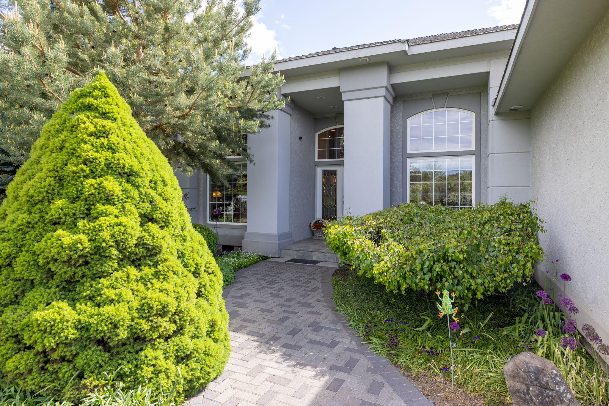 3143 NW West Hills Loop
