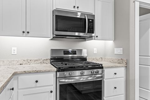 Tiny photo for 3742 Carlin Drive, Medford, OR 97504 (MLS # 220213006)