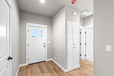 Tiny photo for 3742 Carlin Drive, Medford, OR 97504 (MLS # 220213006)