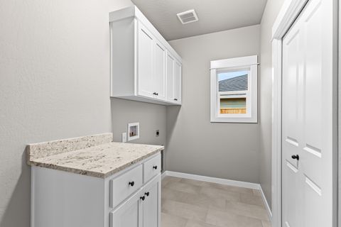 Tiny photo for 3742 Carlin Drive, Medford, OR 97504 (MLS # 220213006)