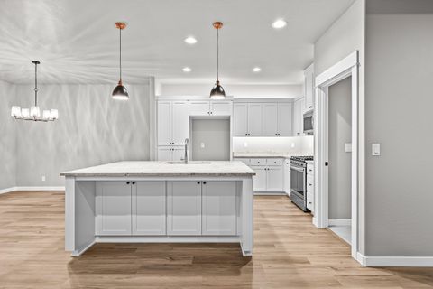 Tiny photo for 3742 Carlin Drive, Medford, OR 97504 (MLS # 220213006)