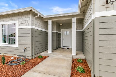 Tiny photo for 3742 Carlin Drive, Medford, OR 97504 (MLS # 220213006)