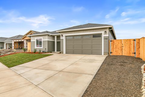 Tiny photo for 3742 Carlin Drive, Medford, OR 97504 (MLS # 220213006)