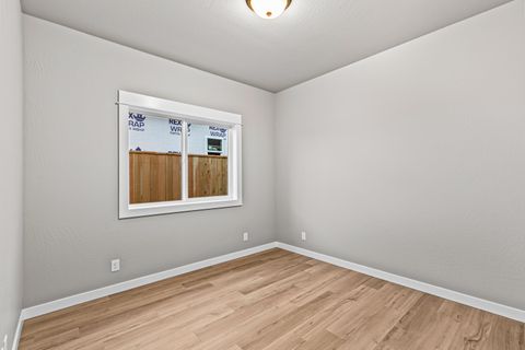 Tiny photo for 3742 Carlin Drive, Medford, OR 97504 (MLS # 220213006)