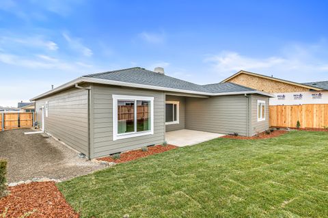 Tiny photo for 3742 Carlin Drive, Medford, OR 97504 (MLS # 220213006)