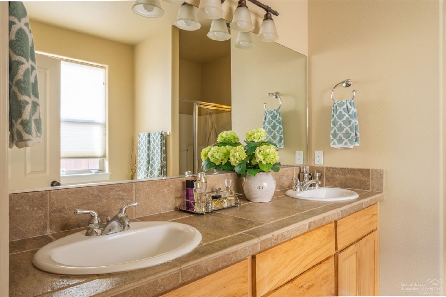 Hollygrape - Residential