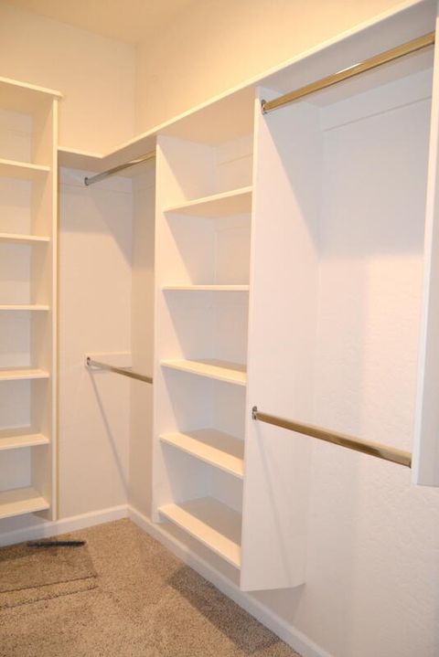 Tiny photo for 915 NW Bishop Street, Grants Pass, OR 97526 (MLS # 220217569)