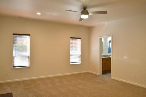 Tiny photo for 915 NW Bishop Street, Grants Pass, OR 97526 (MLS # 220217569)