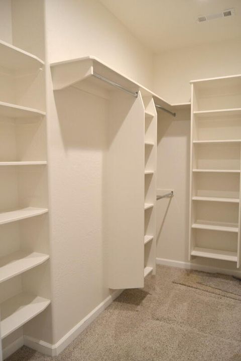 Tiny photo for 915 NW Bishop Street, Grants Pass, OR 97526 (MLS # 220217569)