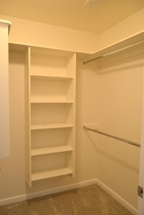 Tiny photo for 915 NW Bishop Street, Grants Pass, OR 97526 (MLS # 220217569)