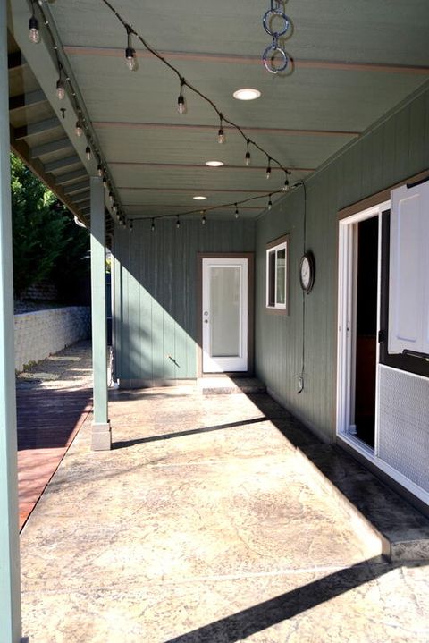 Tiny photo for 915 NW Bishop Street, Grants Pass, OR 97526 (MLS # 220217569)