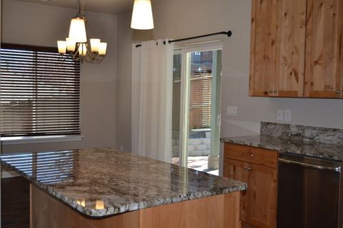 Tiny photo for 915 NW Bishop Street, Grants Pass, OR 97526 (MLS # 220217569)