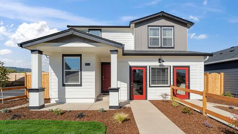 Photo of 247 Darlington Street, Medford, OR 97501 (MLS # 220215169)