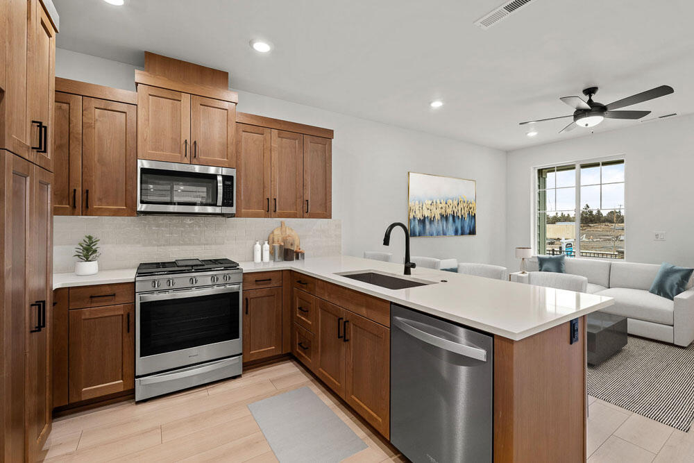 3093 NE Nipper Drive