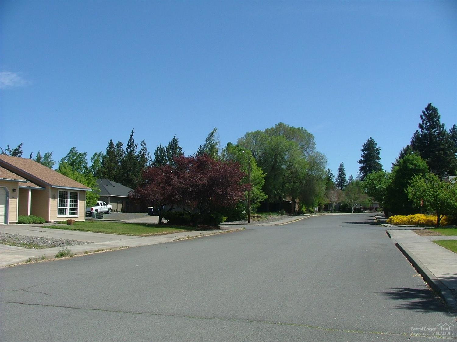 Deer Pointe Village - Residential