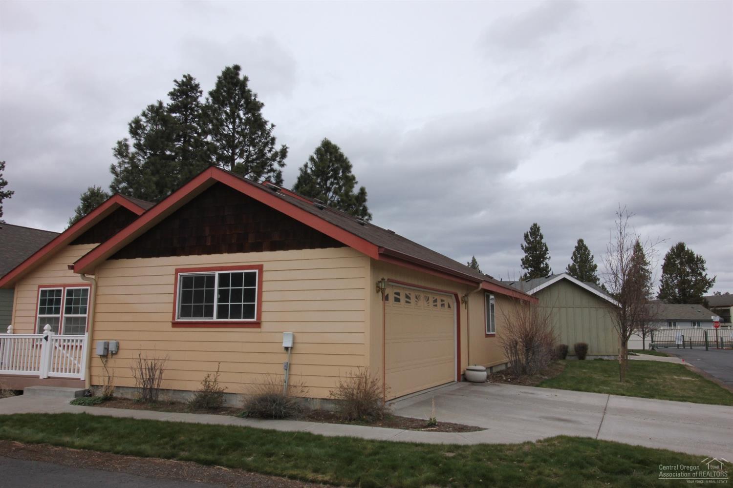 Pines At Sisters - Residential