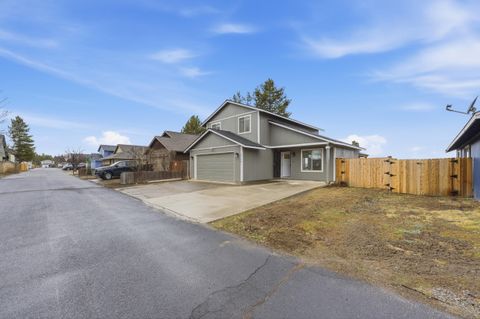 Tiny photo for 51281 Riley Lane, La Pine, OR 97739 (MLS # 220216038)