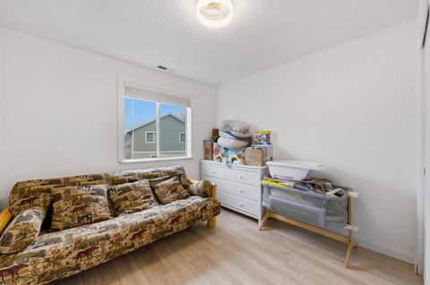 Tiny photo for 51281 Riley Lane, La Pine, OR 97739 (MLS # 220216038)