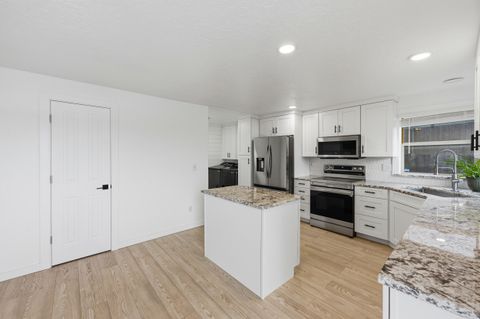 Tiny photo for 51281 Riley Lane, La Pine, OR 97739 (MLS # 220216038)