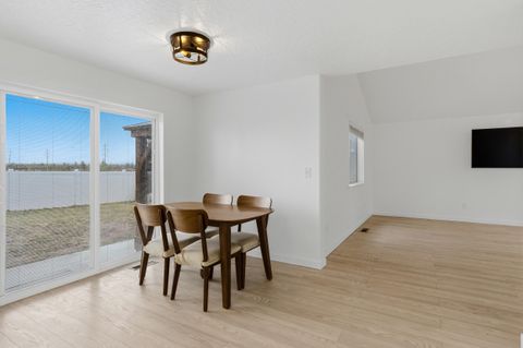 Tiny photo for 51281 Riley Lane, La Pine, OR 97739 (MLS # 220216038)