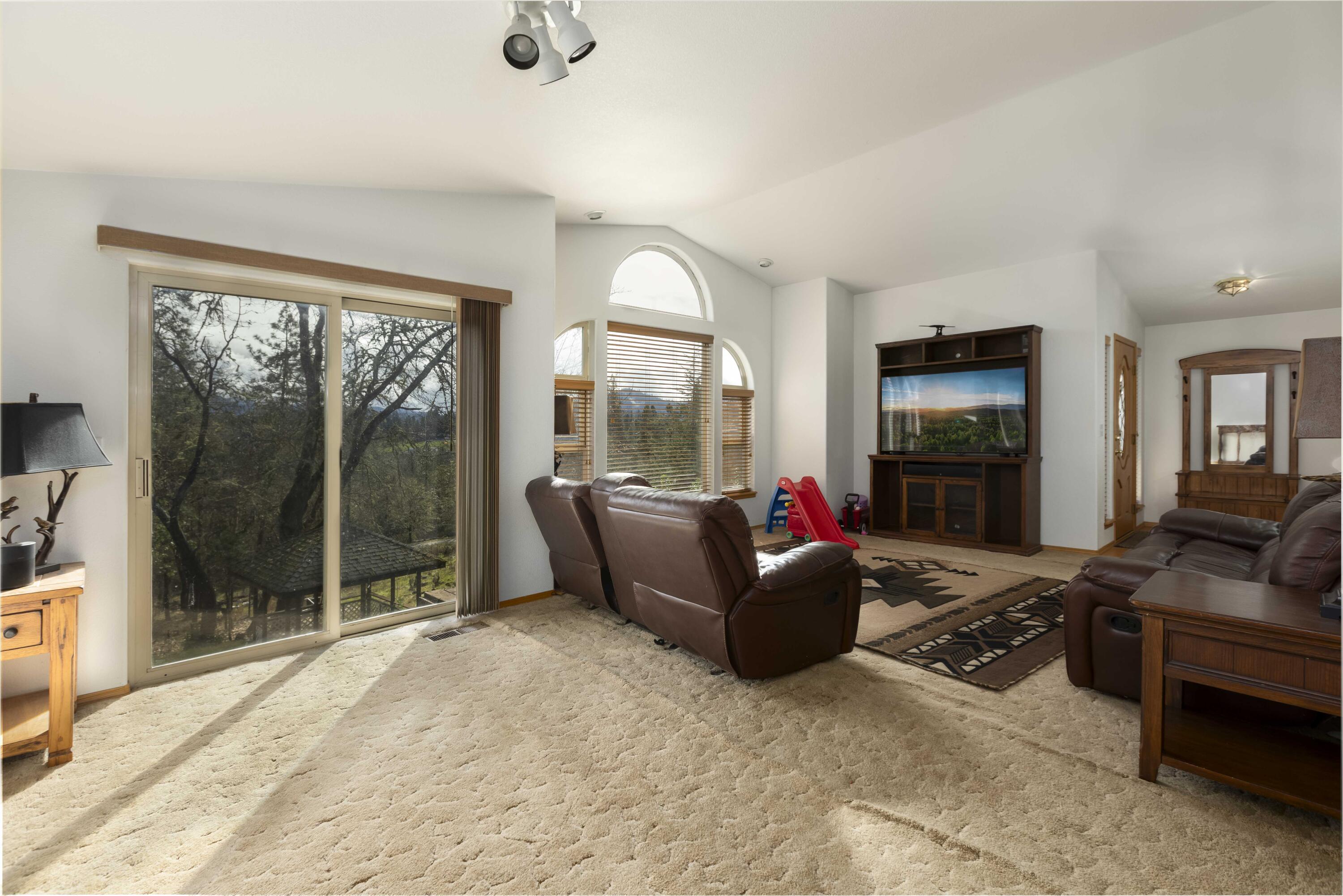 Riverbanks Estates - Residential