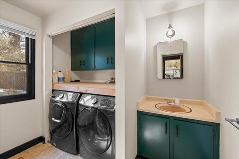 Tiny photo for 1408 Siskiyou Boulevard, Medford, OR 97504 (MLS # 220217091)