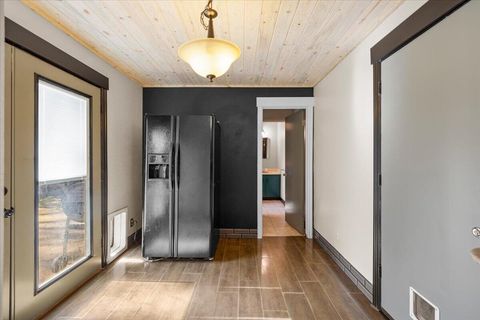 Tiny photo for 1408 Siskiyou Boulevard, Medford, OR 97504 (MLS # 220217091)