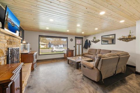 Tiny photo for 1408 Siskiyou Boulevard, Medford, OR 97504 (MLS # 220217091)