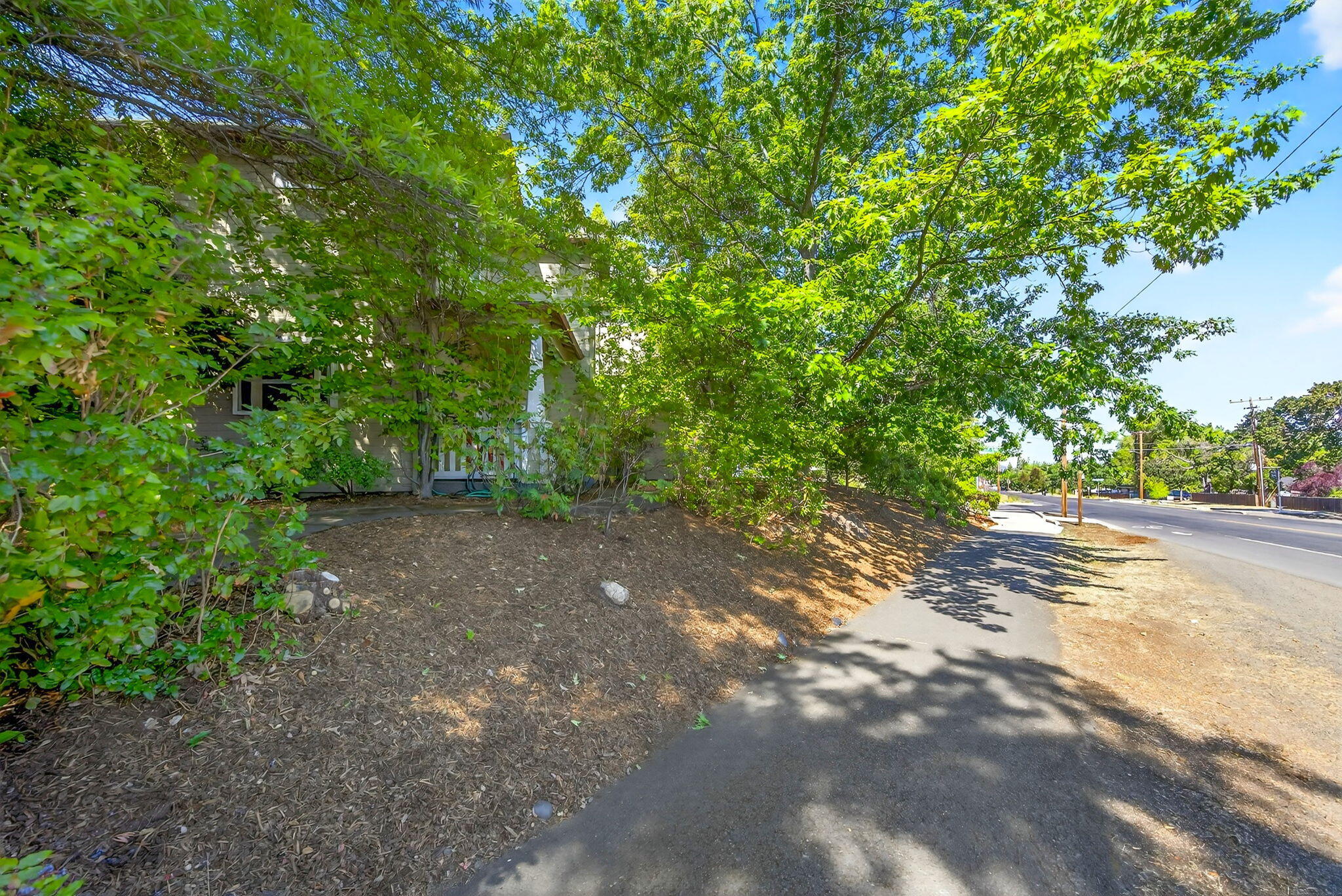 Court On Mary Jane, The - Residential