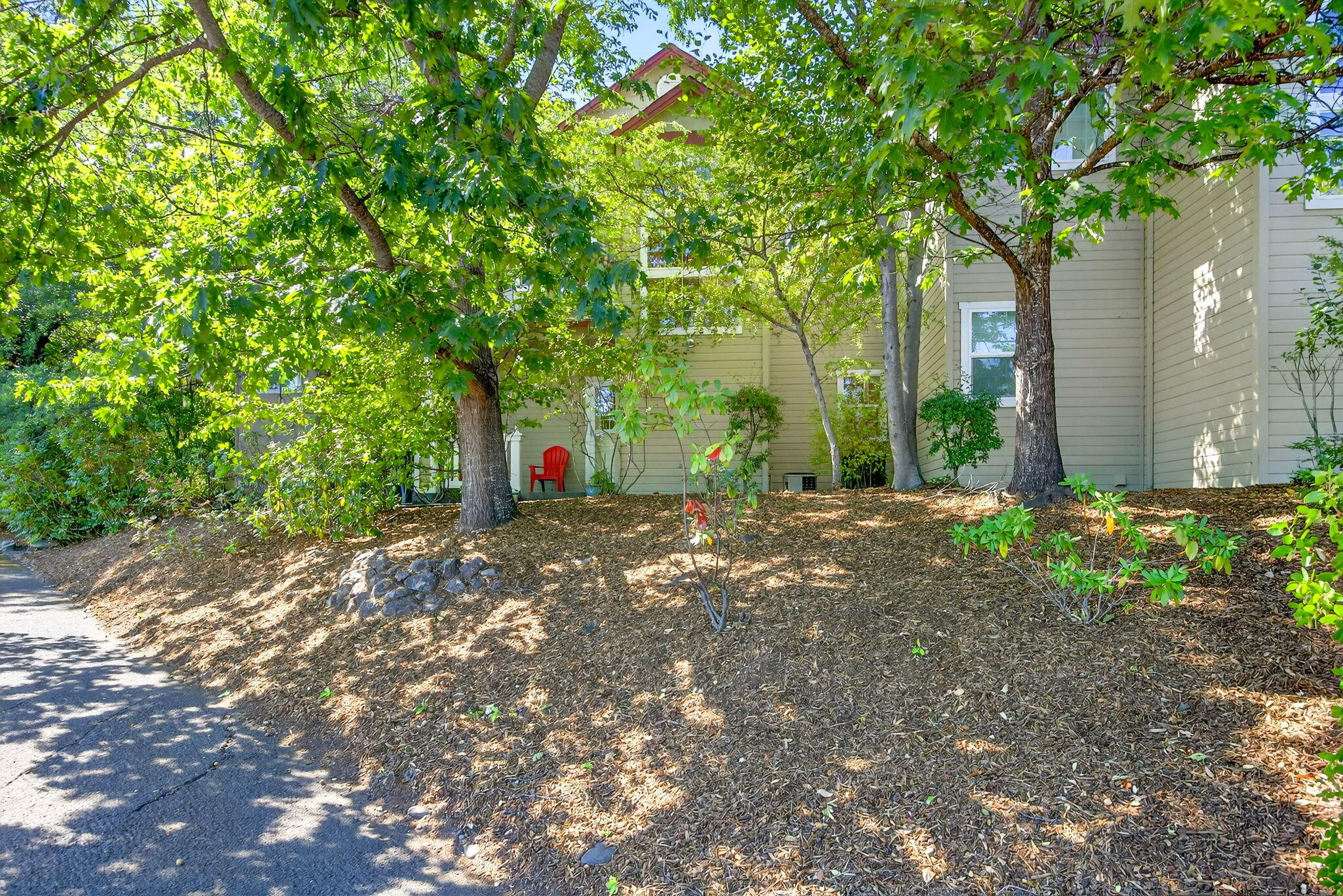 Court On Mary Jane, The - Residential