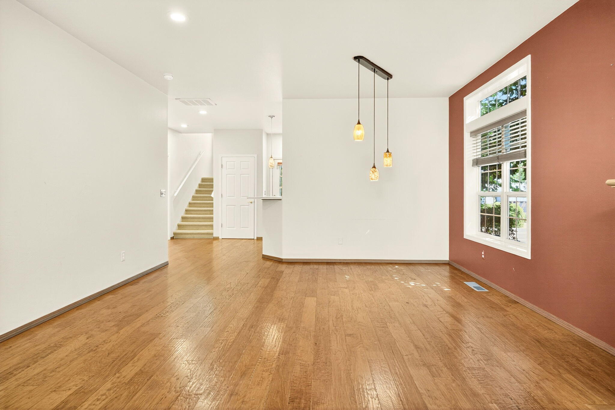 Court On Mary Jane, The - Residential