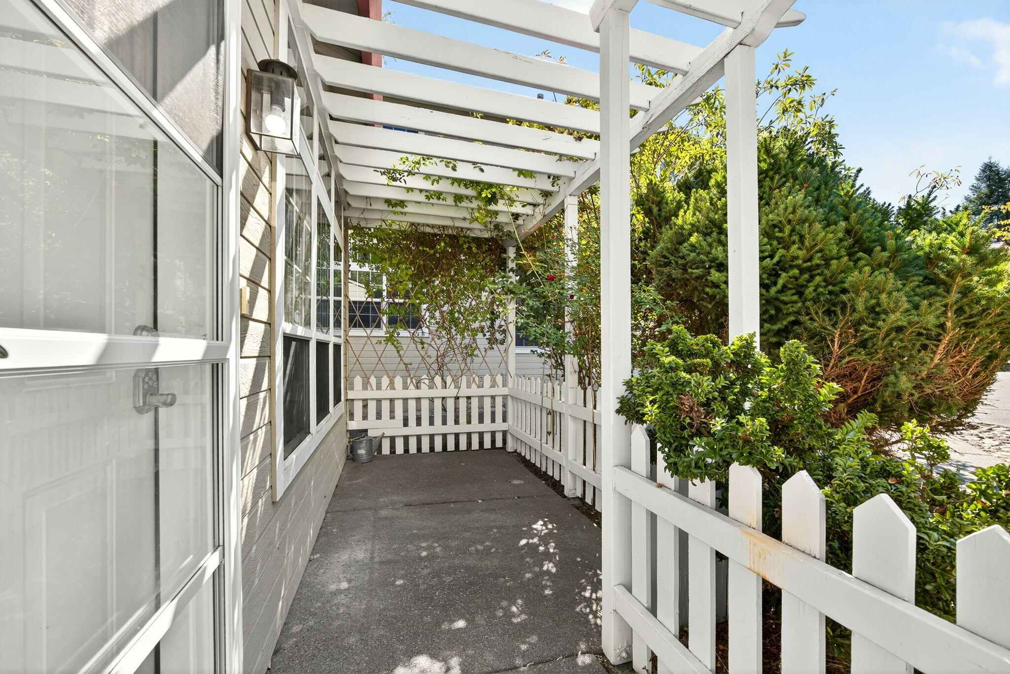 Court On Mary Jane, The - Residential