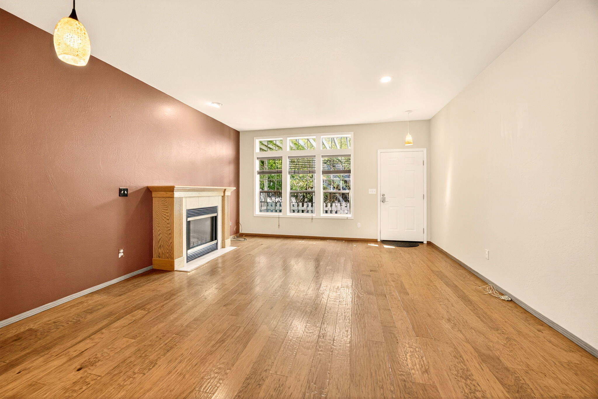 Court On Mary Jane, The - Residential