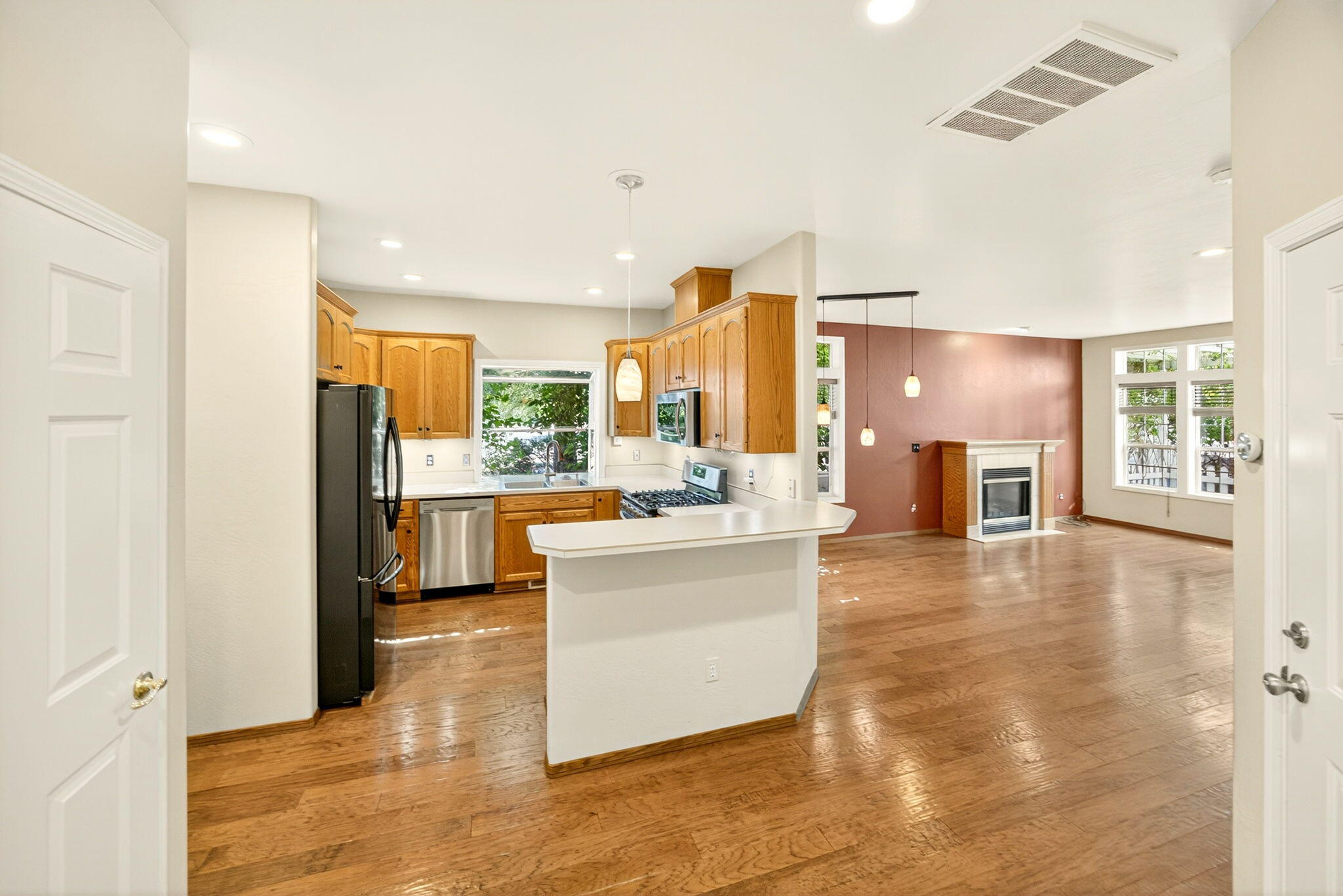 Court On Mary Jane, The - Residential