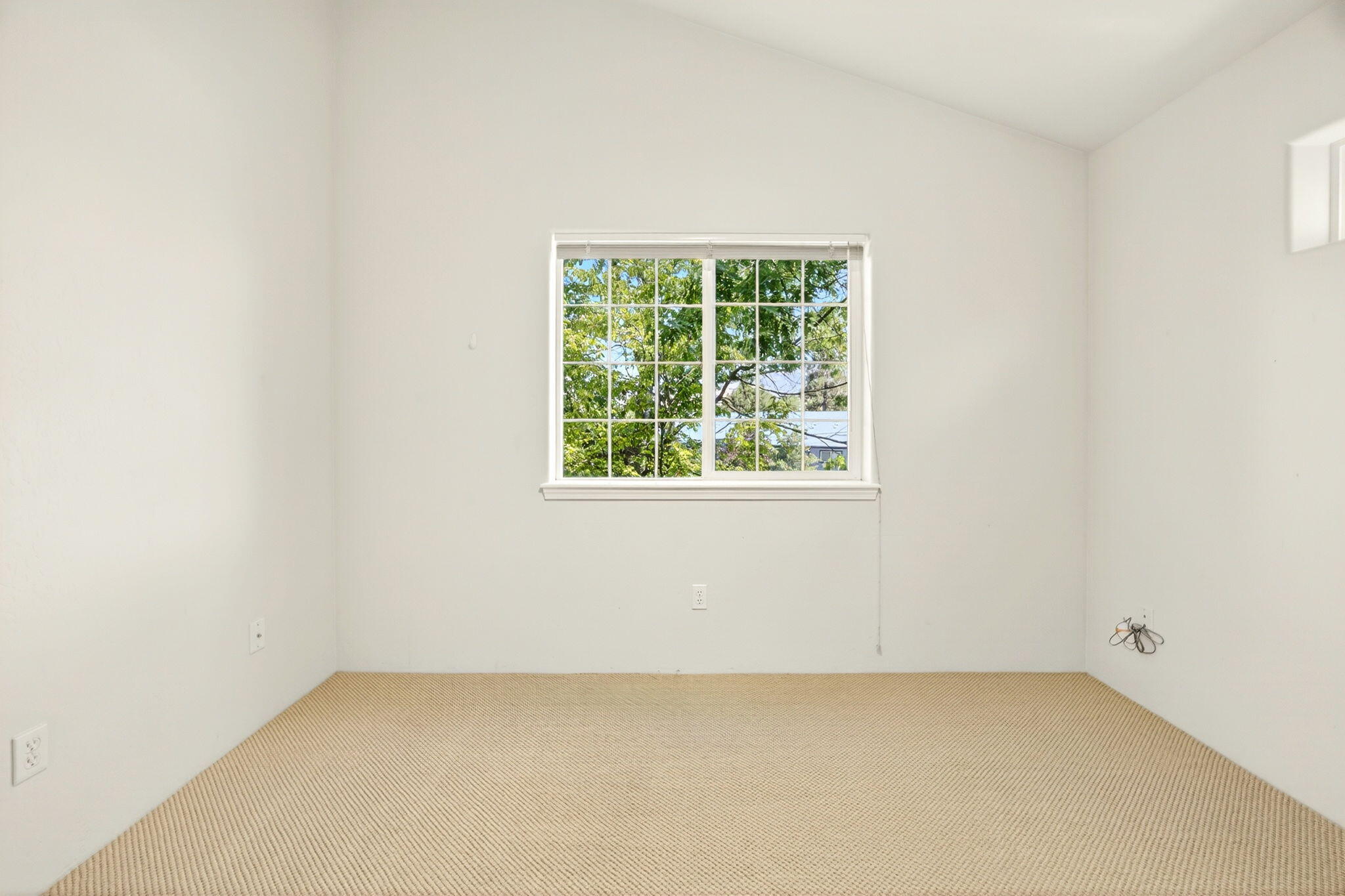 Court On Mary Jane, The - Residential