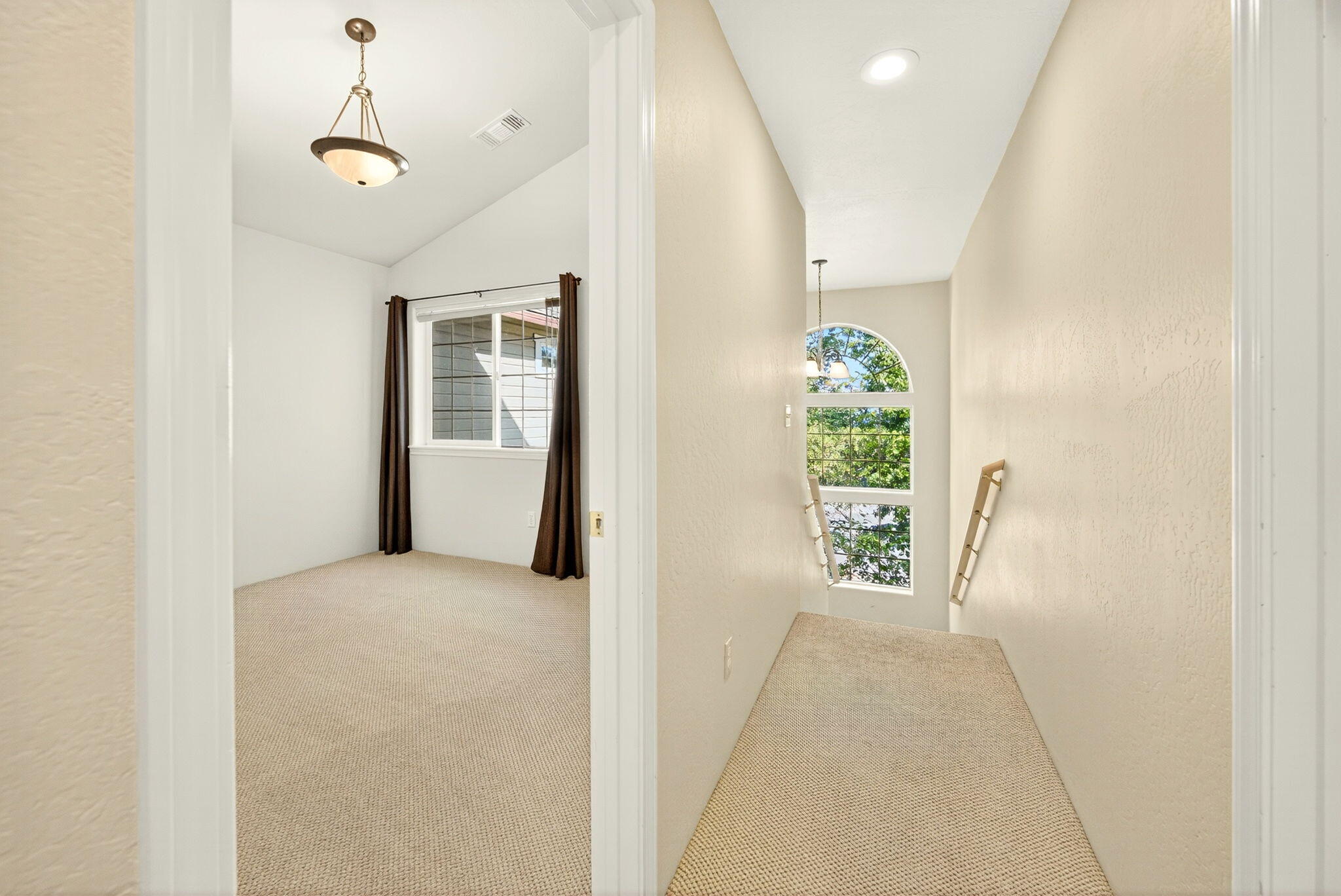 Court On Mary Jane, The - Residential