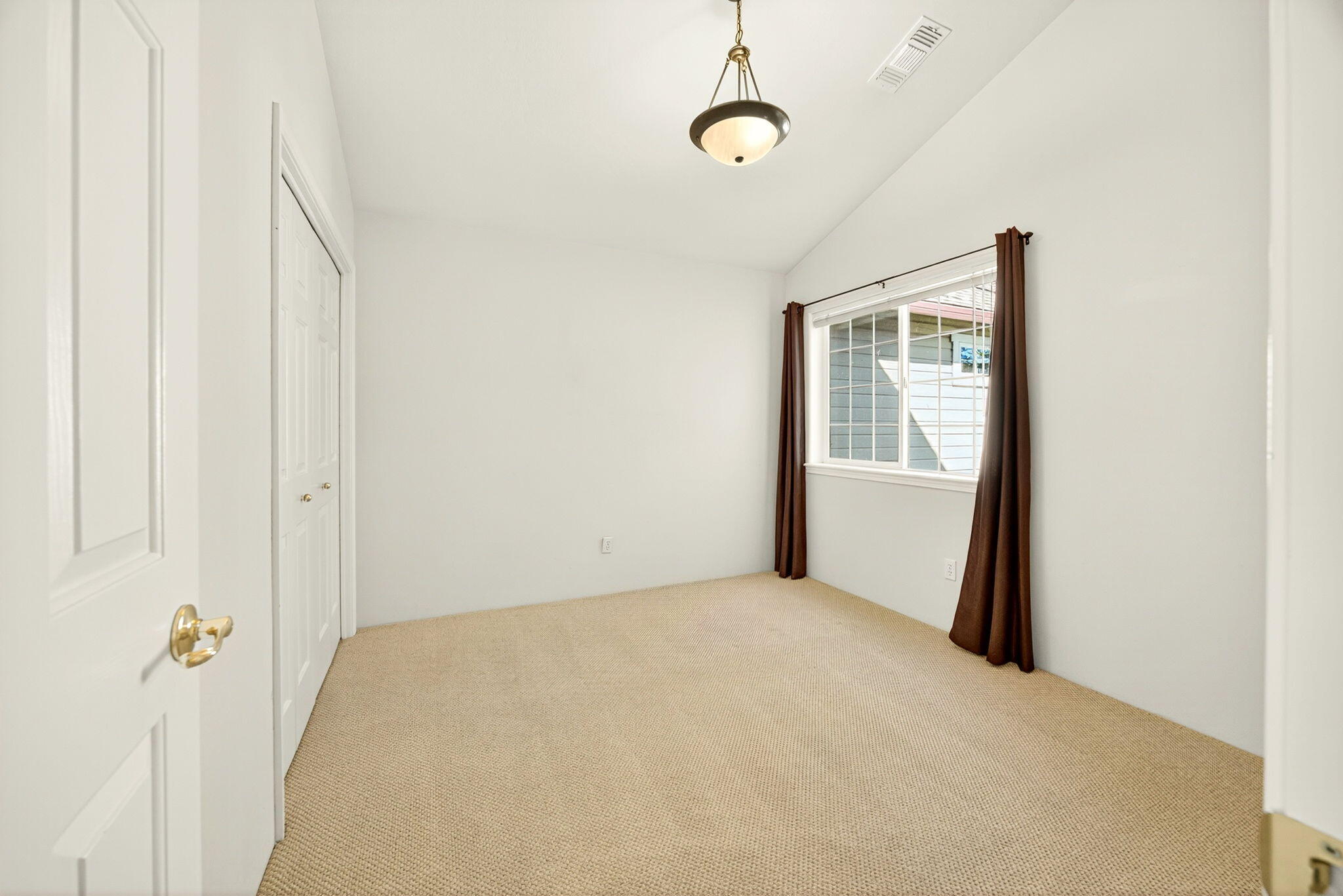 Court On Mary Jane, The - Residential