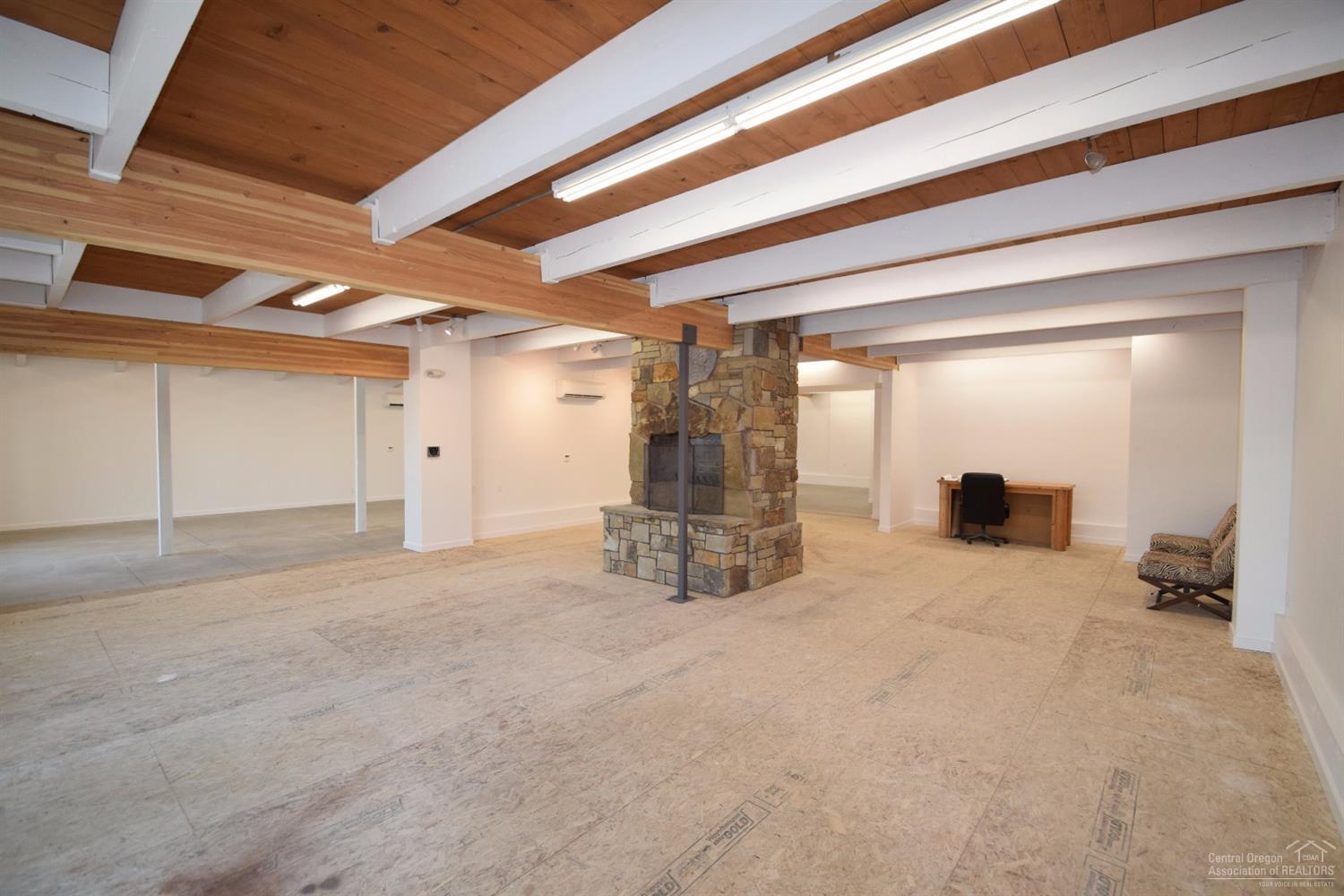 CLAB - Commercial Sale