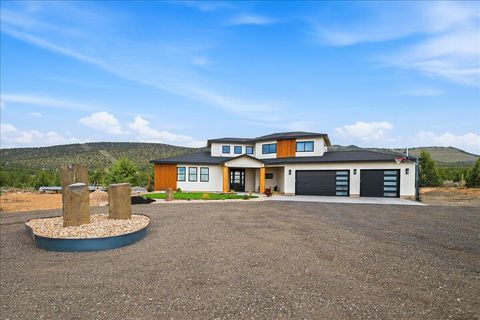 Tiny photo for 8974 SW Copley Road, Powell Butte, OR 97753 (MLS # 220219410)