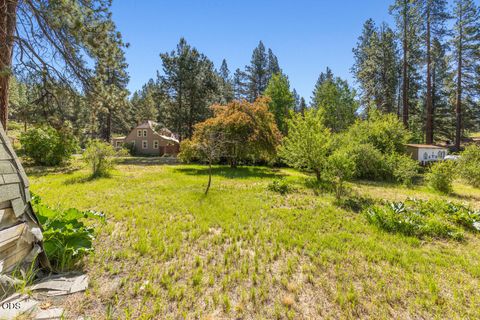 Tiny photo for 228 E Schonchin Street, Chiloquin, OR 97624 (MLS # 220223381)