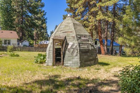 Tiny photo for 228 E Schonchin Street, Chiloquin, OR 97624 (MLS # 220223381)