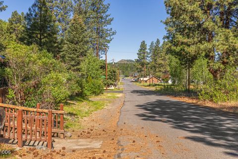 Tiny photo for 228 E Schonchin Street, Chiloquin, OR 97624 (MLS # 220223381)