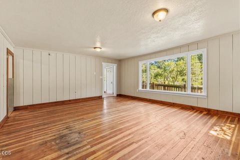 Tiny photo for 228 E Schonchin Street, Chiloquin, OR 97624 (MLS # 220223381)