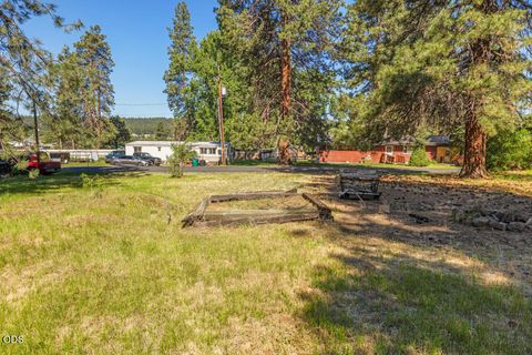 Tiny photo for 228 E Schonchin Street, Chiloquin, OR 97624 (MLS # 220223381)